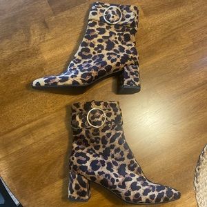 NWOT Leopard booties